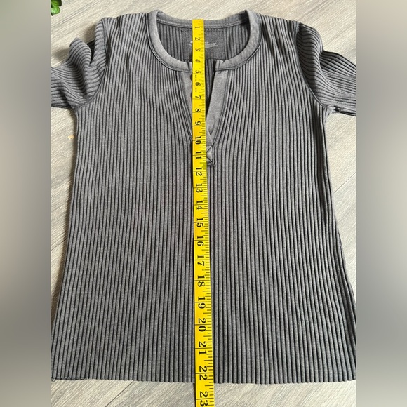 Aerie Fireside Long Sleeve Henley Ribbed T-Shirt in Smoked Gray. Size S - Picture 10 of 10